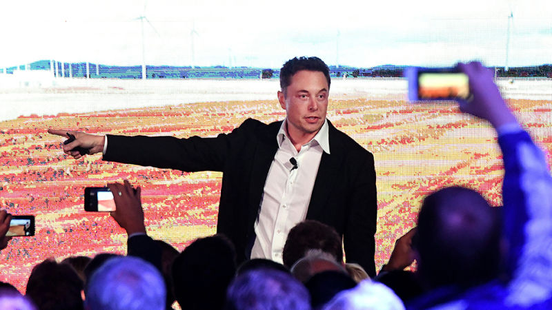 Illustration for article titled Las monjas de la marihuana, la foto de un átomo, la promesa de Elon Musk. Lo mejor de la semana